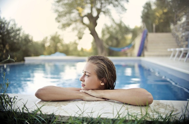 woman g9b55339d6 1280